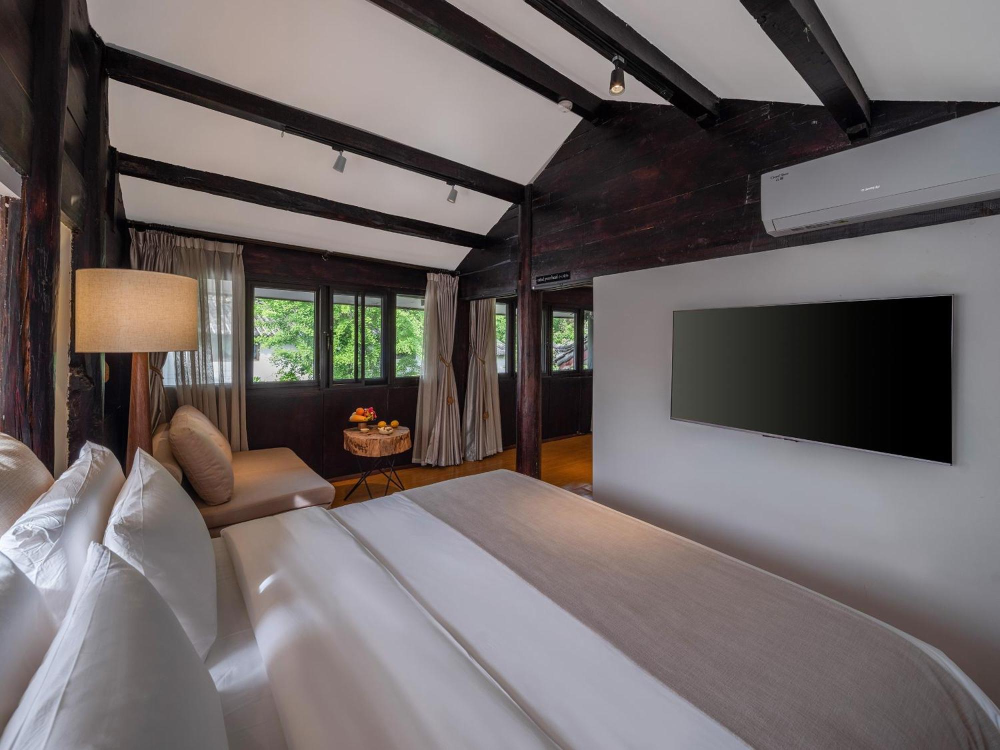 The Bivou Lijiang Hotel Лиджанг Екстериор снимка